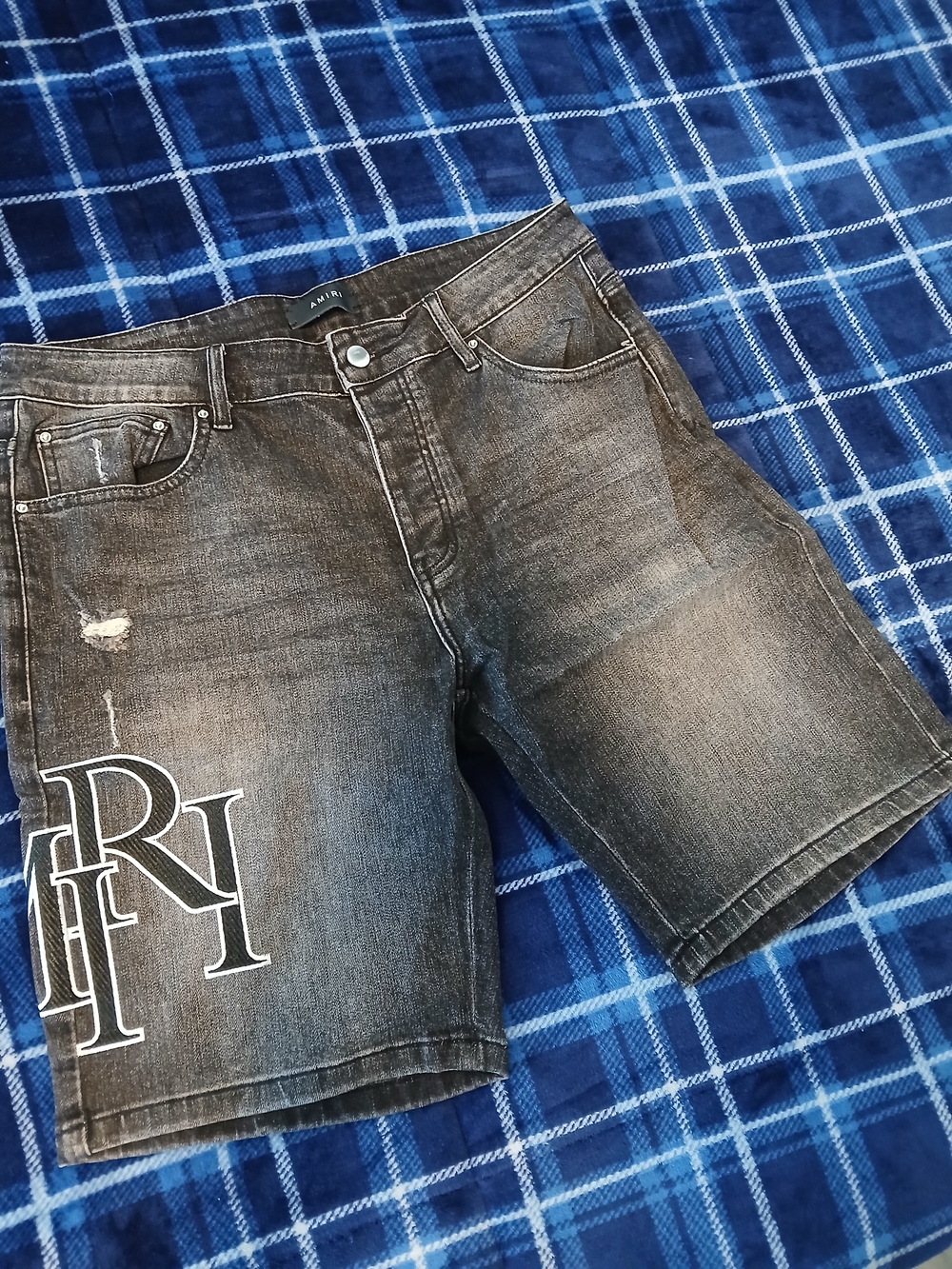 AMIRI Black Washed Distressed Denim Shorts with White Logo - Picture 2 of 3